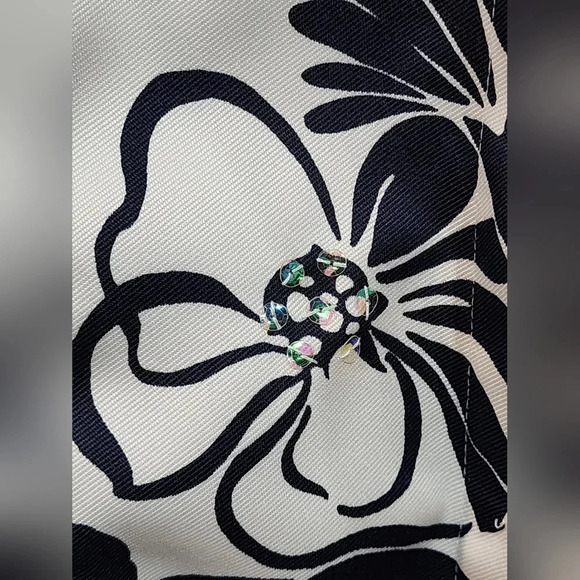 Alfred Dunner white jacket with navy blue floral design and sequin embellishment - Picture 3 of 6